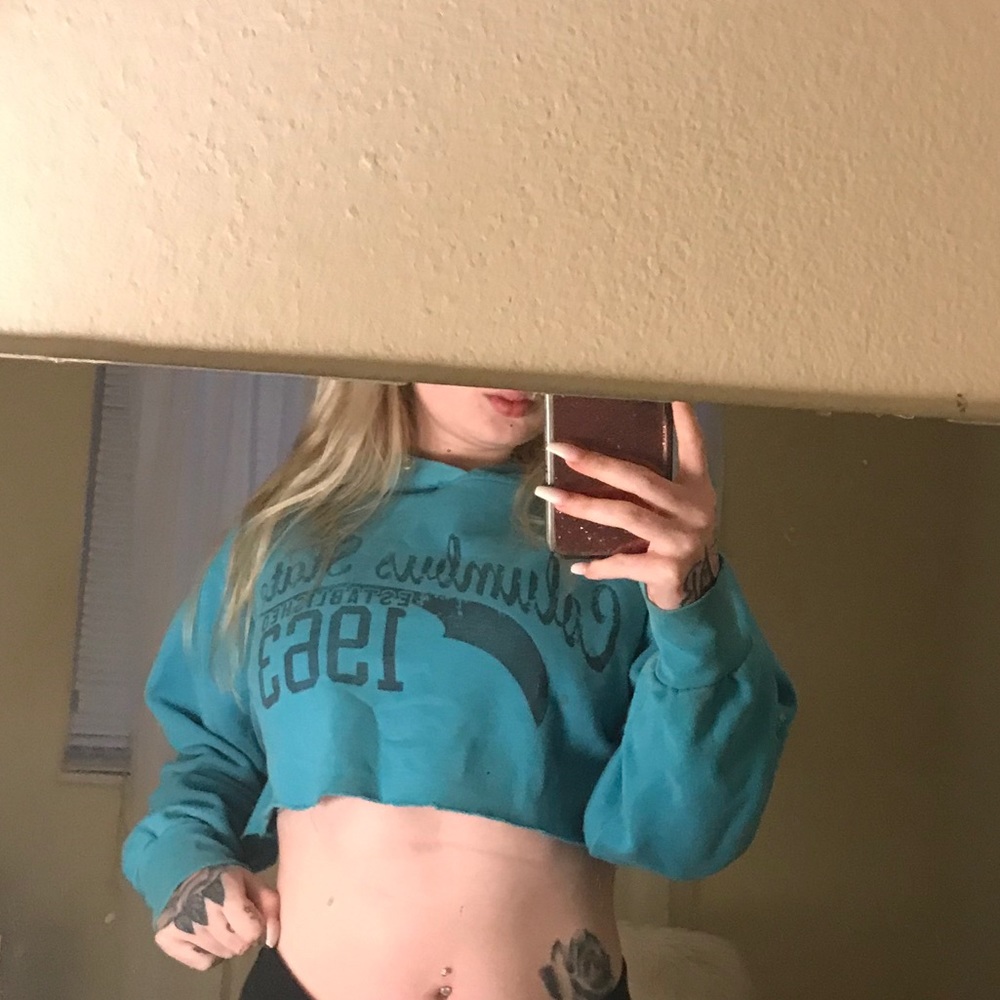 cropped hoodie